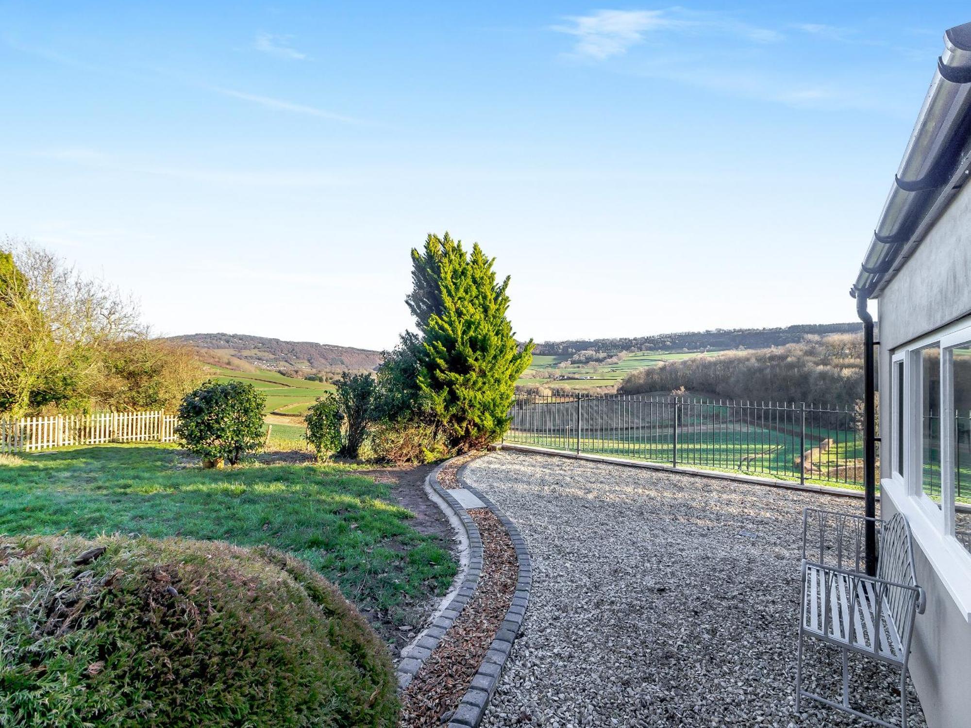 The Lodge Wonastow Esterno foto
